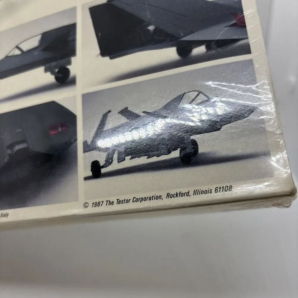 NEW NIP TESTORS F-19 Stealth Fighter 1/72 Scale Version 575 ITALERI Sealed 1987